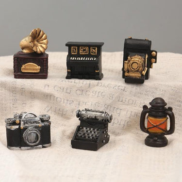 Vintage Retro Decorative Pieces